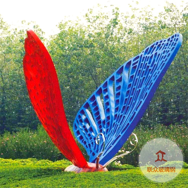 不銹鋼鹿雕塑公園地產(chǎn)售樓部門口仿真梅花鹿鏤空鏡面幾何鹿