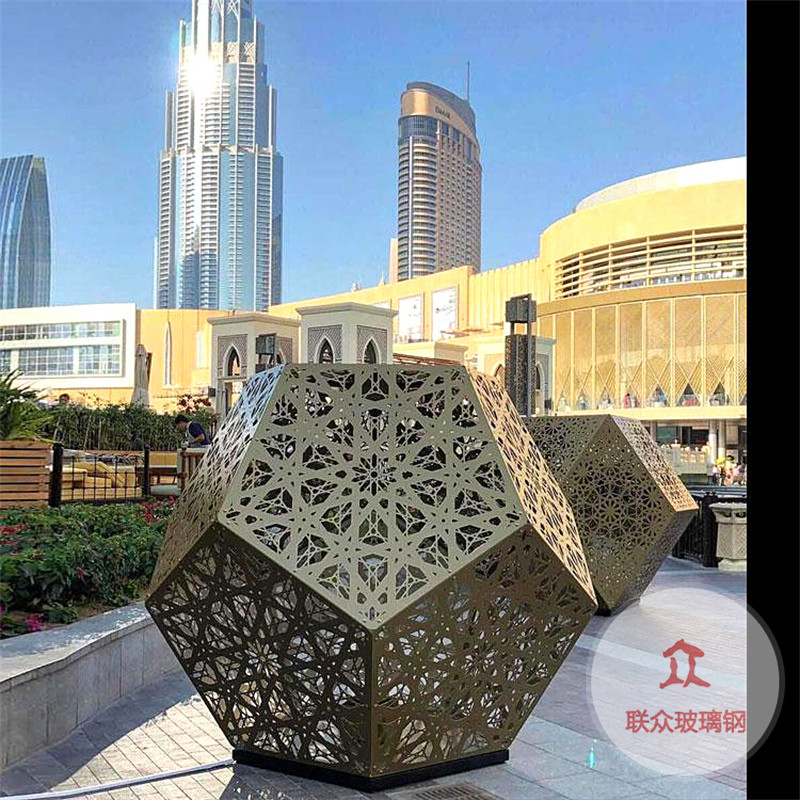 定制不銹鋼雕塑幾何切面鏡面鏤空鹿雕塑動(dòng)物景觀公園戶外裝飾擺件