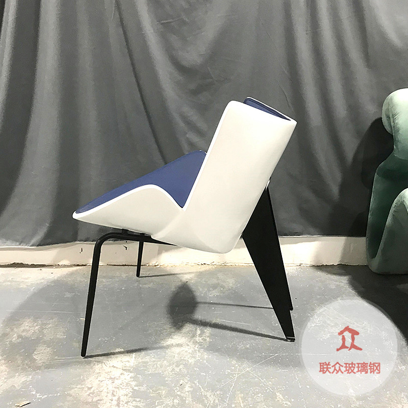 玻璃鋼休閑座椅商場(chǎng)戶外機(jī)場(chǎng)公園創(chuàng)意字母云朵鵝卵石樹池坐凳定制